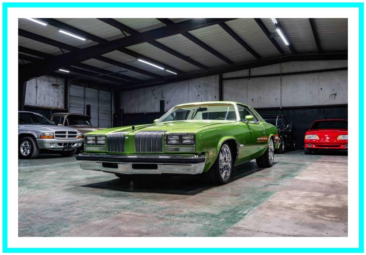 Oldsmobile-cutlass-supreme-1976-green-51