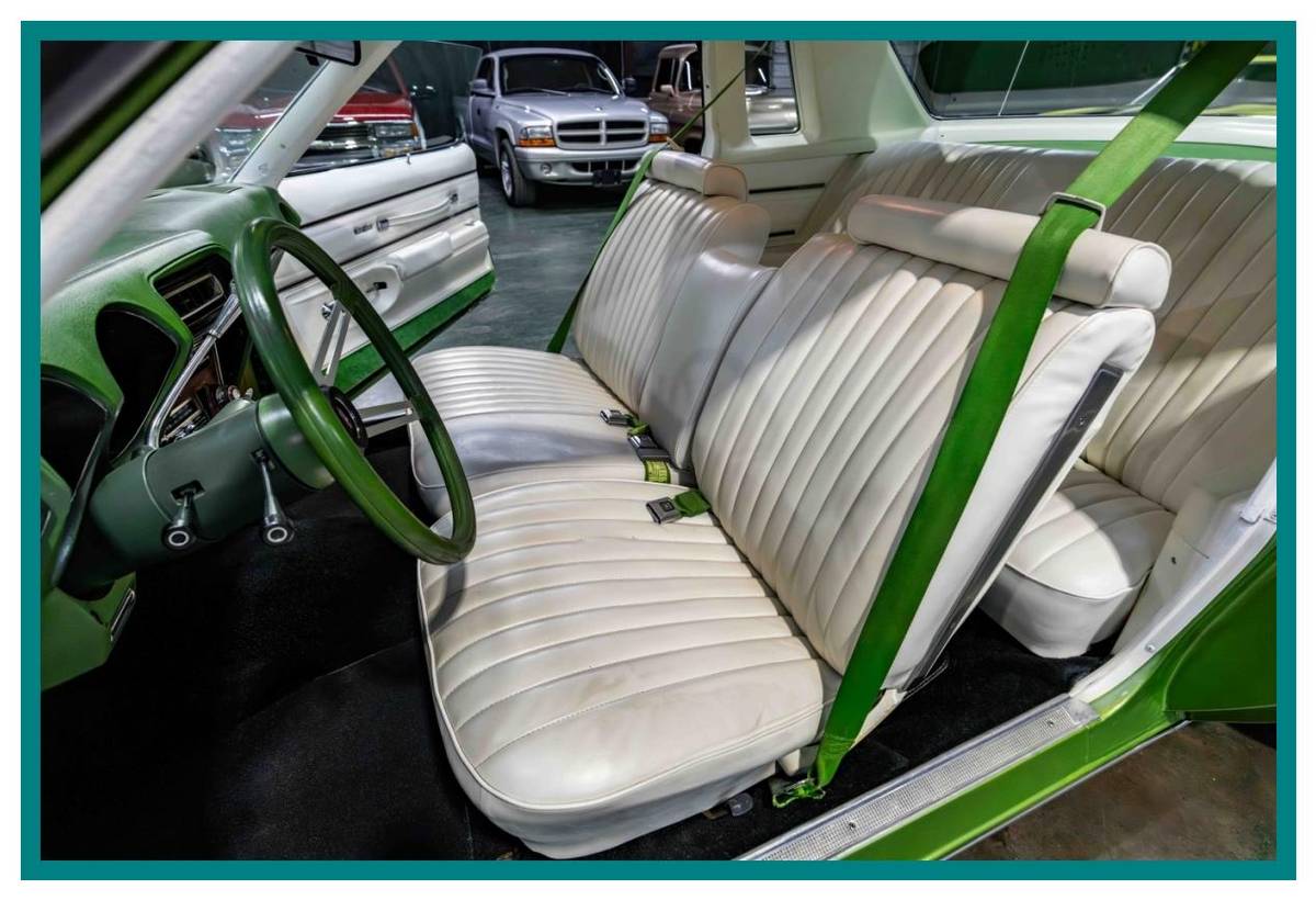 Oldsmobile-cutlass-supreme-1976-green-53