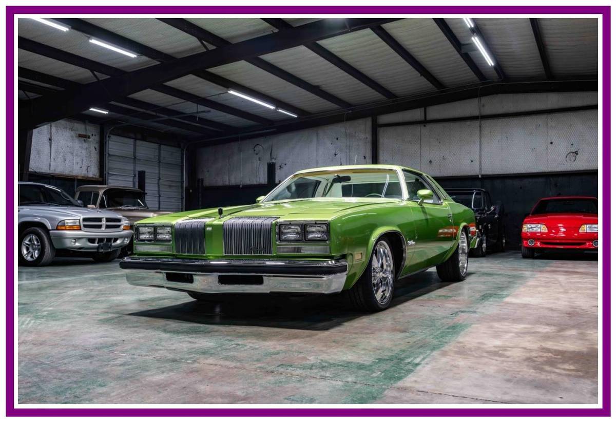 Oldsmobile-cutlass-supreme-1976-green-55