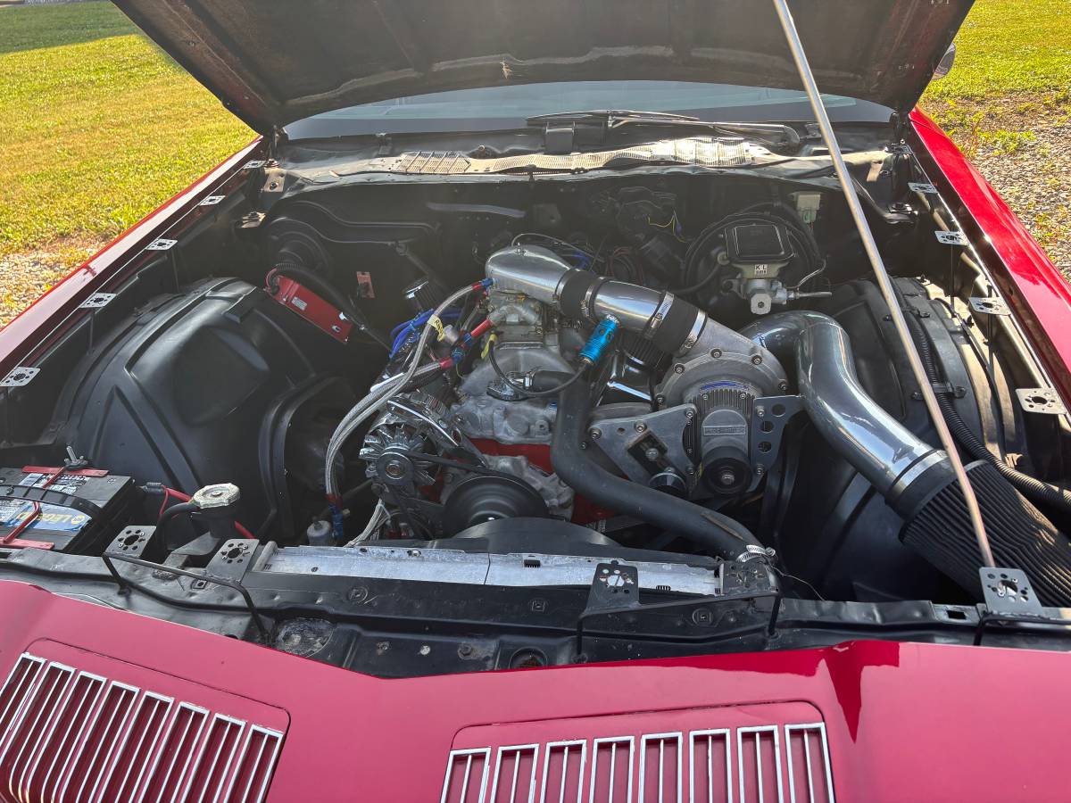 Oldsmobile-cutlass-supreme-1977-red-12