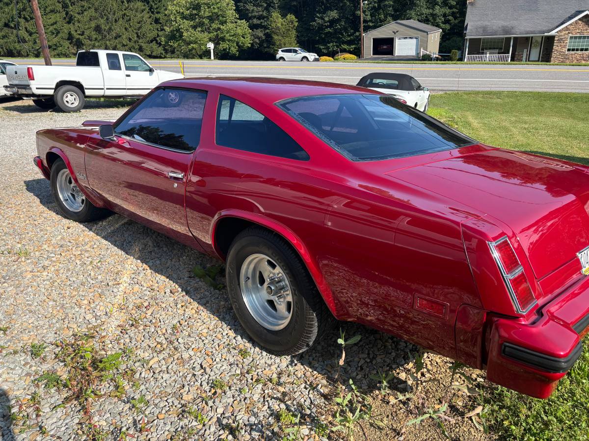 Oldsmobile-cutlass-supreme-1977-red-2