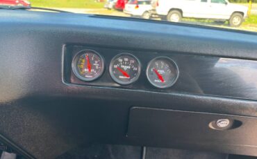 Oldsmobile-cutlass-supreme-1977-red-8