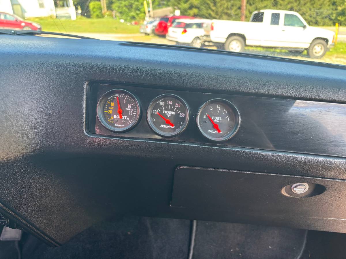 Oldsmobile-cutlass-supreme-1977-red-8