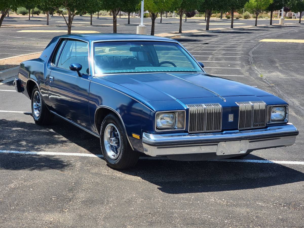 Oldsmobile-cutlass-supreme-1979-blue-1