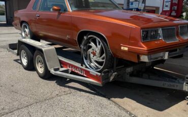 Oldsmobile-cutlass-supreme-1983-orange