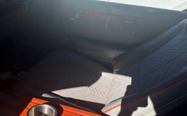 Oldsmobile-cutlass-supreme-1983-orange-8