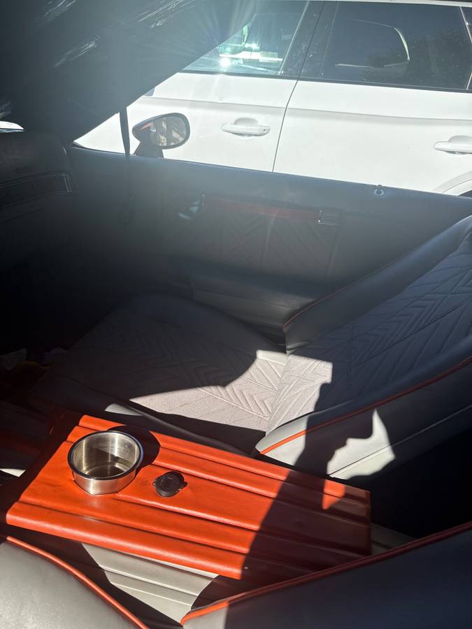 Oldsmobile-cutlass-supreme-1983-orange-8