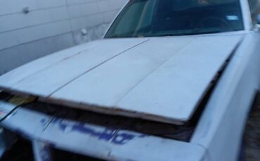 Oldsmobile-cutlass-supreme-1984