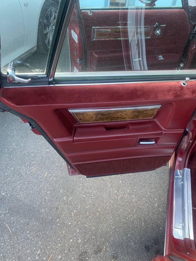 Oldsmobile-cutlass-supreme-1984-red-11