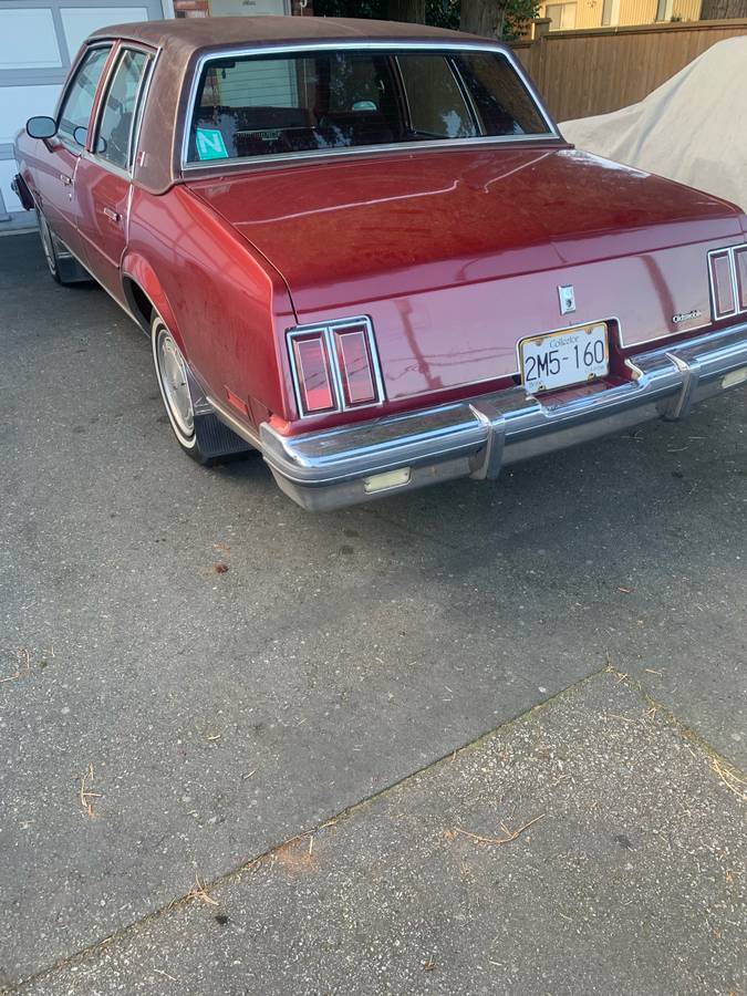 Oldsmobile-cutlass-supreme-1984-red-17