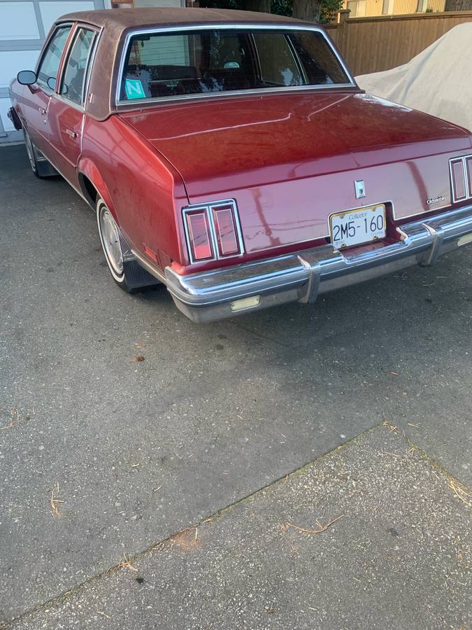Oldsmobile-cutlass-supreme-1984-red-18