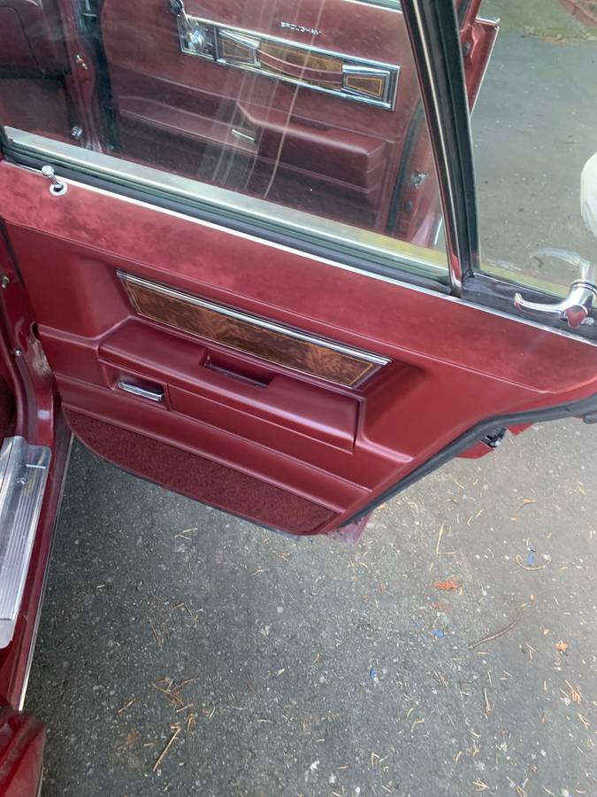 Oldsmobile-cutlass-supreme-1984-red-6