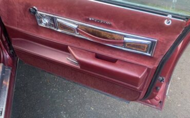 Oldsmobile-cutlass-supreme-1984-red-8