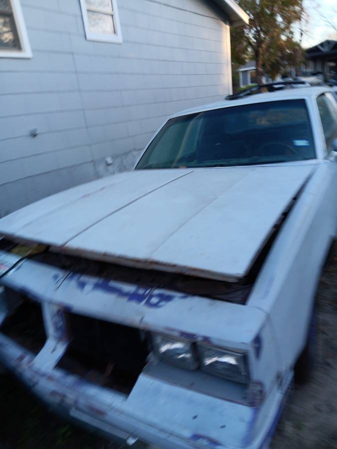 Oldsmobile-cutlass-supreme-1984