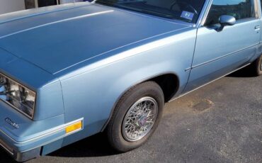 Oldsmobile-cutlass-supreme-1985