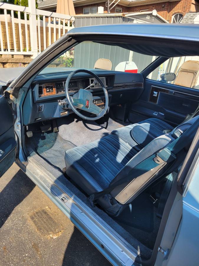 Oldsmobile-cutlass-supreme-1985-2