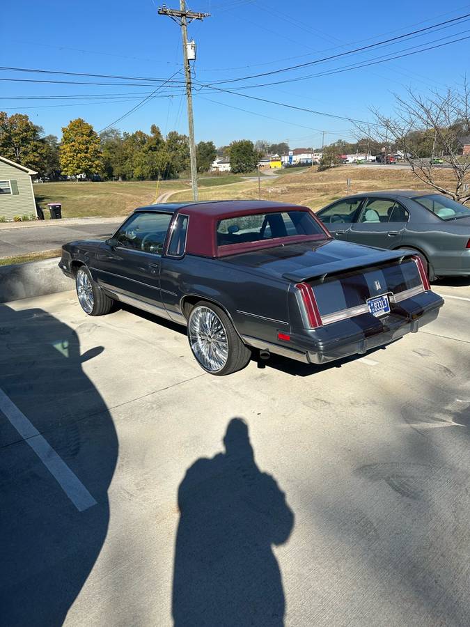 Oldsmobile-cutlass-supreme-1987-grey-1