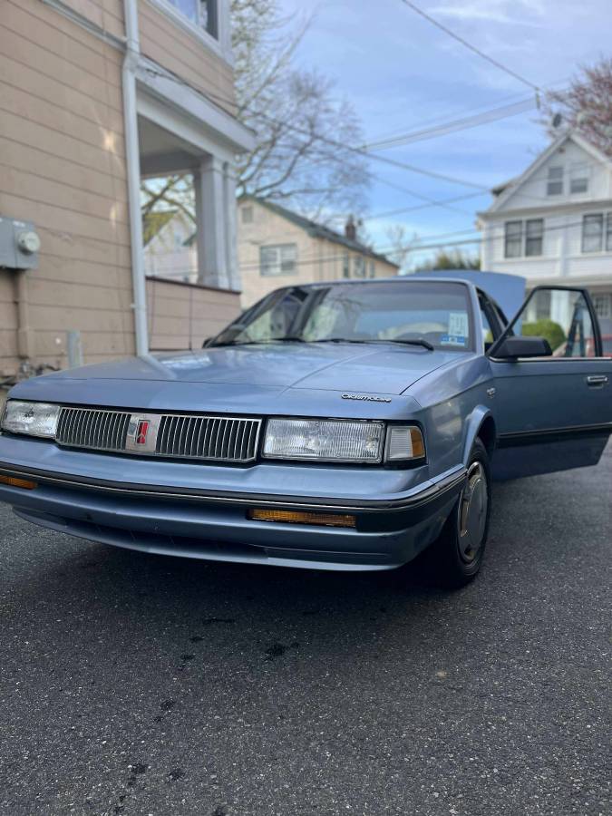 Oldsmobile-cutlass-supreme-1991-blue-1