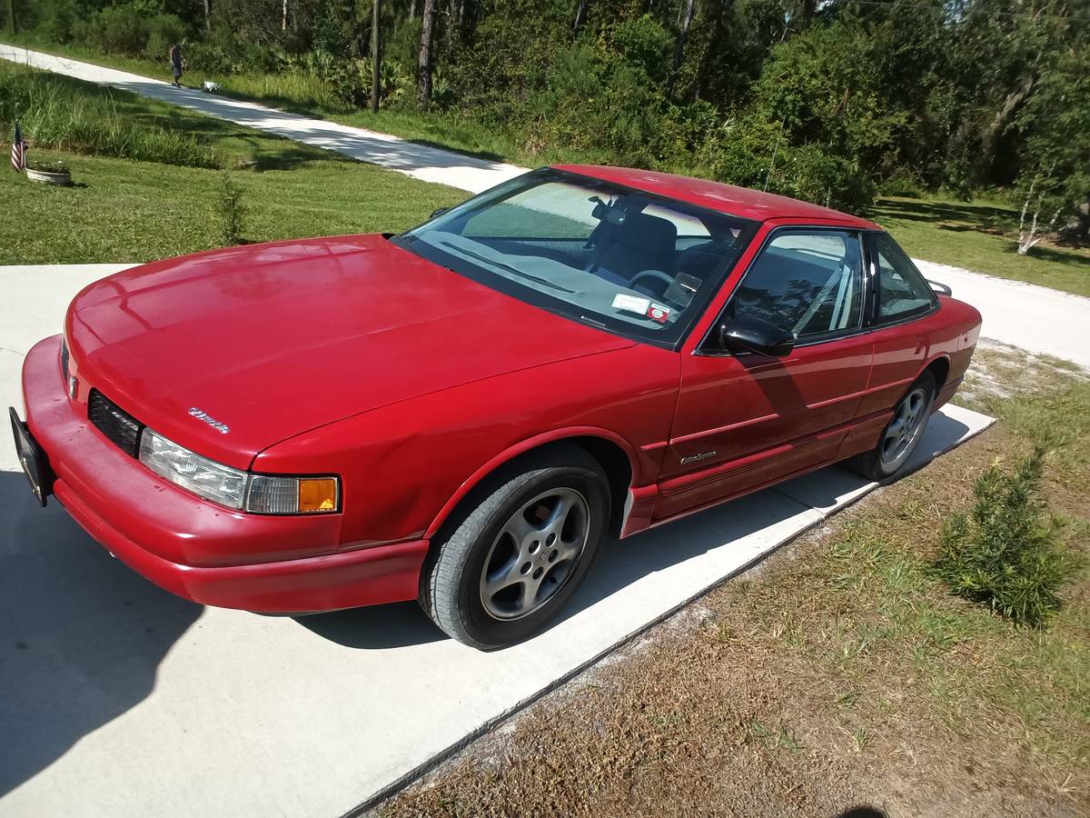 Oldsmobile-cutlass-supreme-1991-red-1