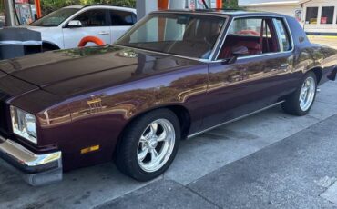 Oldsmobile-cutlass-supreme-brougham-1979-red-1