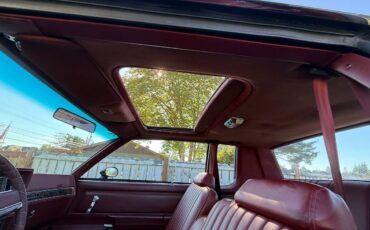 Oldsmobile-cutlass-supreme-brougham-1979-red-18