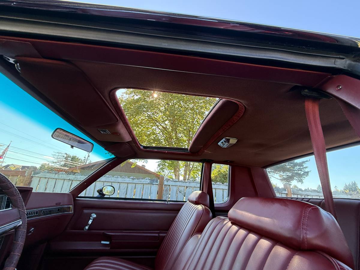 Oldsmobile-cutlass-supreme-brougham-1979-red-18
