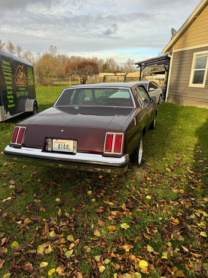 Oldsmobile-cutlass-supreme-brougham-1979-red-2