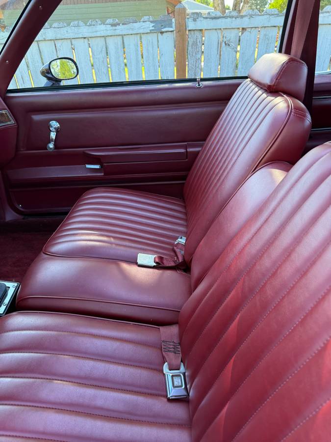 Oldsmobile-cutlass-supreme-brougham-1979-red-20