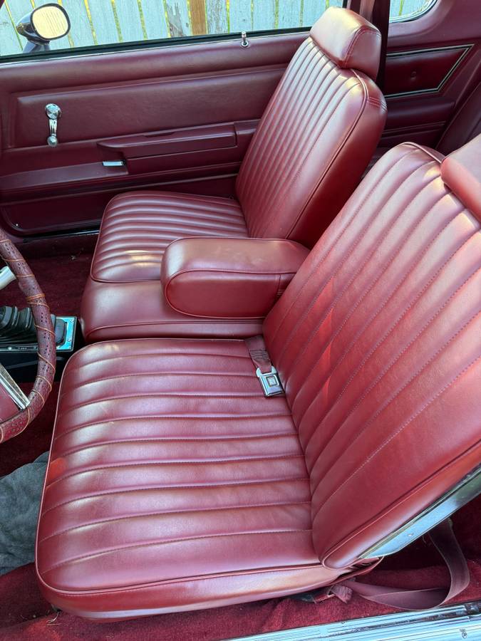 Oldsmobile-cutlass-supreme-brougham-1979-red-21