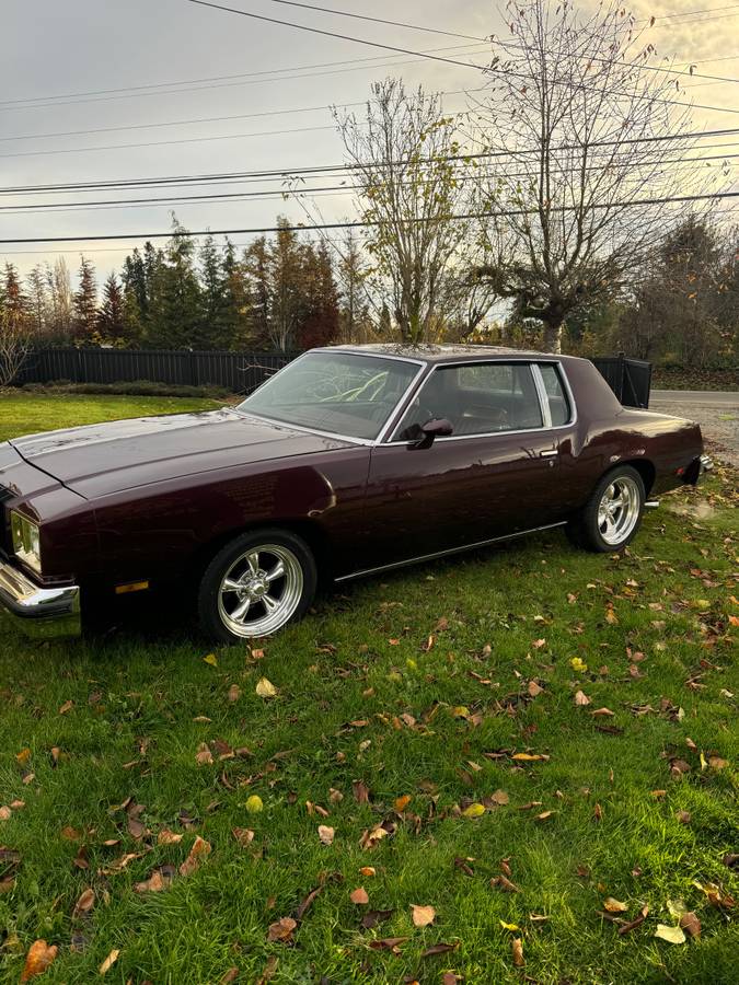 Oldsmobile-cutlass-supreme-brougham-1979-red-4