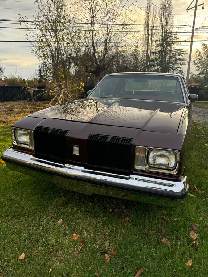 Oldsmobile-cutlass-supreme-brougham-1979-red-7