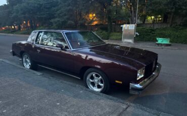 Oldsmobile-cutlass-supreme-brougham-1979-red-9