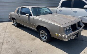 Oldsmobile-cutlass-supreme-brougham-1984