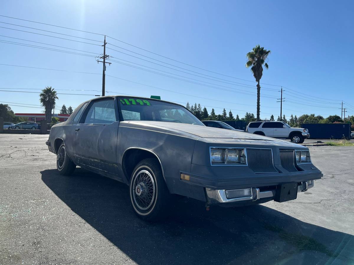 Oldsmobile-cutlass-supreme-brougham-1986-grey-5