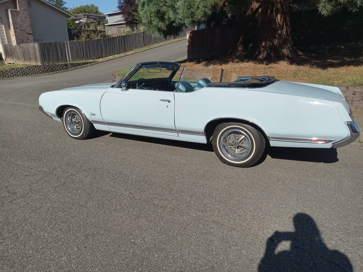 Oldsmobile-cutlass-supreme-convertible-1970