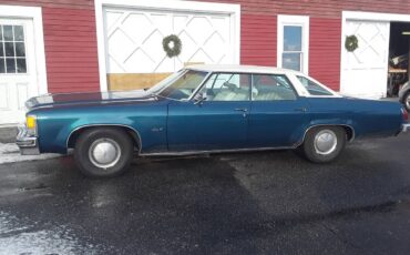 Oldsmobile-delta-88-1976-blue-4