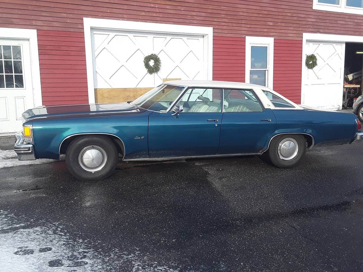Oldsmobile-delta-88-1976-blue-4