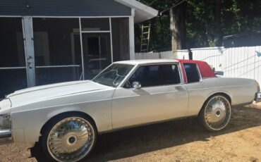 Oldsmobile-delta-88-1983