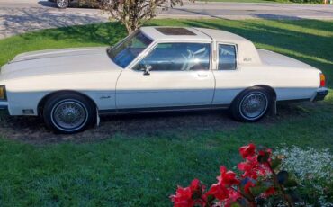 Oldsmobile-delta-88-1984-white-1
