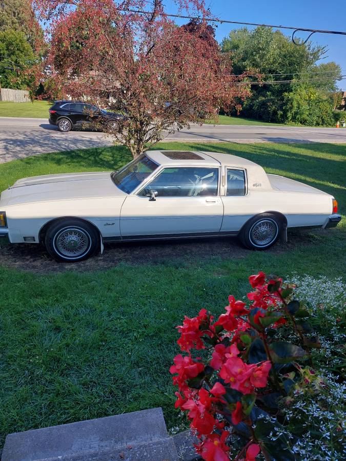 Oldsmobile-delta-88-1984-white-1