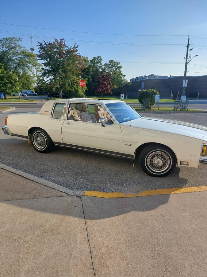 Oldsmobile-delta-88-1984-white-2
