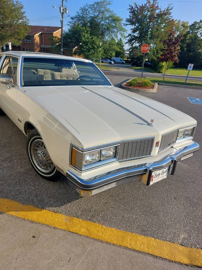 Oldsmobile-delta-88-1984-white-3