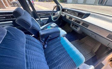 Oldsmobile-delta-88-1989-4