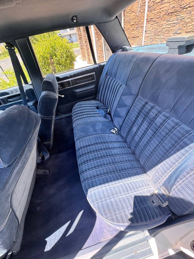 Oldsmobile-delta-88-1989-5