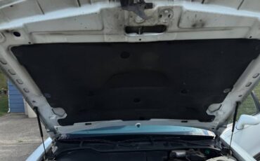Oldsmobile-delta-88-1995-white-10