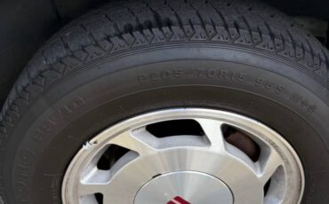 Oldsmobile-delta-88-1995-white-11