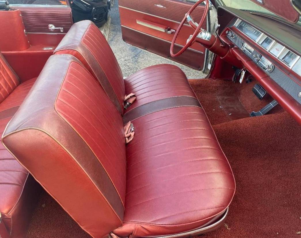 Oldsmobile-dynamic-88-convertible-1963-white-2