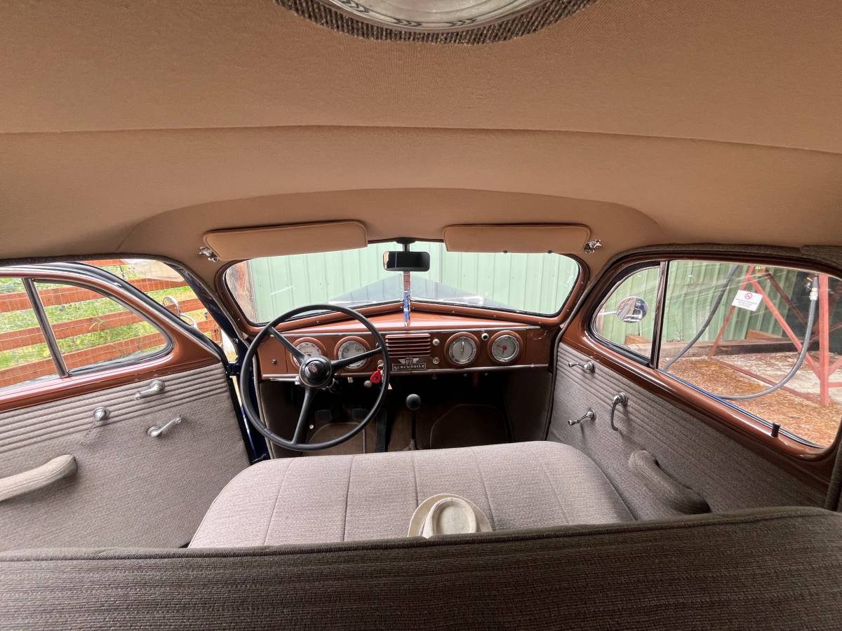Oldsmobile-f-37-touring-sedan-1937-10