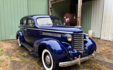 Oldsmobile-f-37-touring-sedan-1937