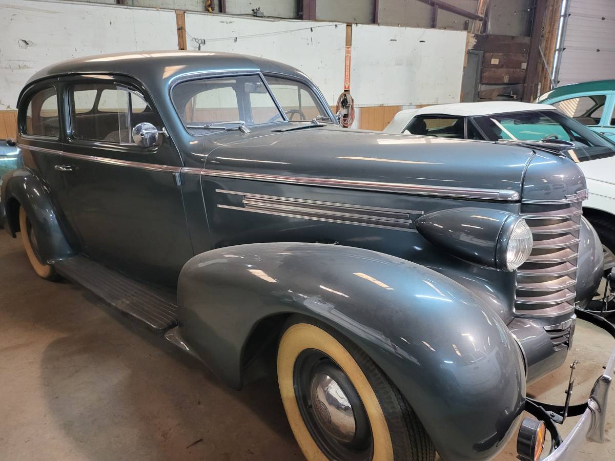 Oldsmobile-f3-dr.-coupe-1937-grey-13